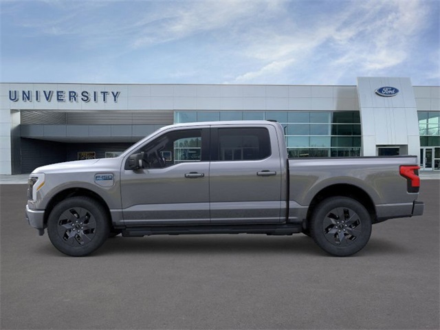 2025 Ford F-150 Lightning photo 3