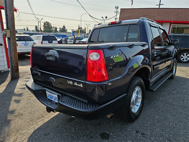 2002 Ford Explorer Sport Trac photo 2