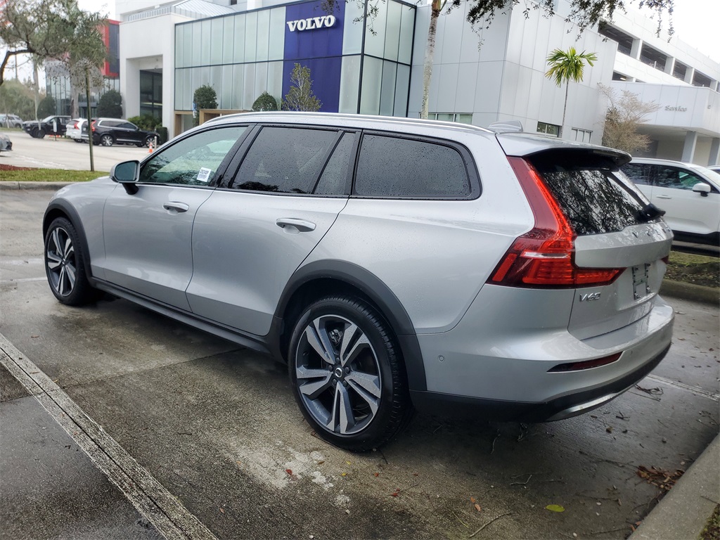 used 2025 Volvo V60 Cross Country car, priced at $32,995