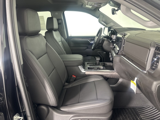 2025 Chevrolet Silverado 1500 LTZ photo 10
