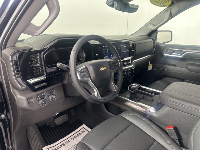 2025 Chevrolet Silverado 1500 LTZ photo 13