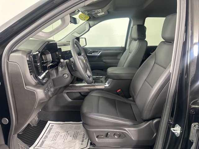 2025 Chevrolet Silverado 1500 LTZ photo 14