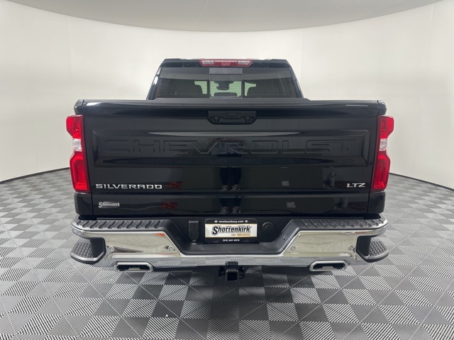 2025 Chevrolet Silverado 1500 LTZ photo 3