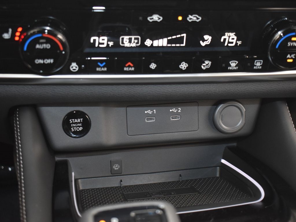 2025 Nissan Rogue Platinum photo 6