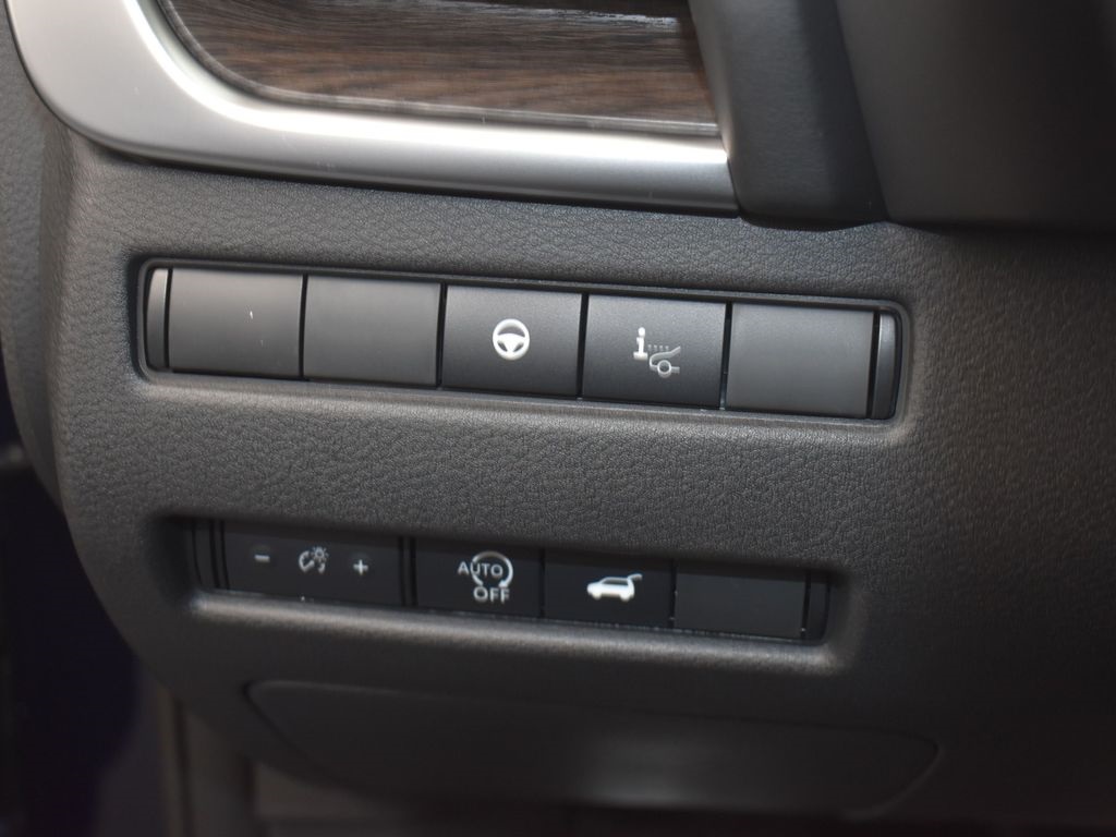 2025 Nissan Rogue Platinum photo 7