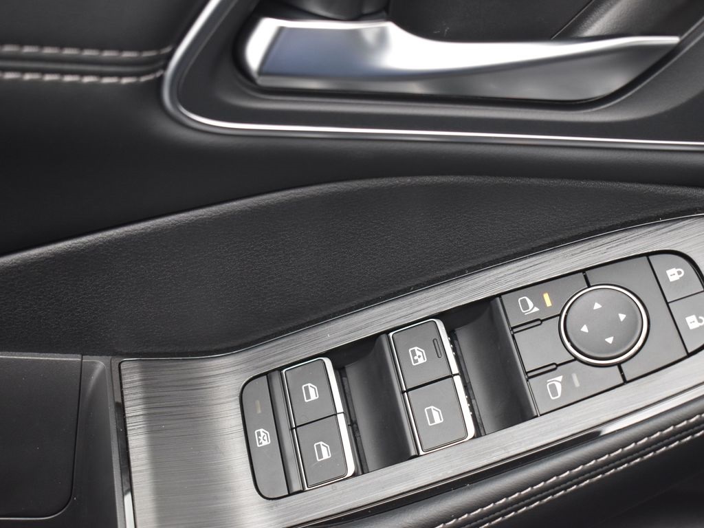 2025 Nissan Rogue Platinum photo 9