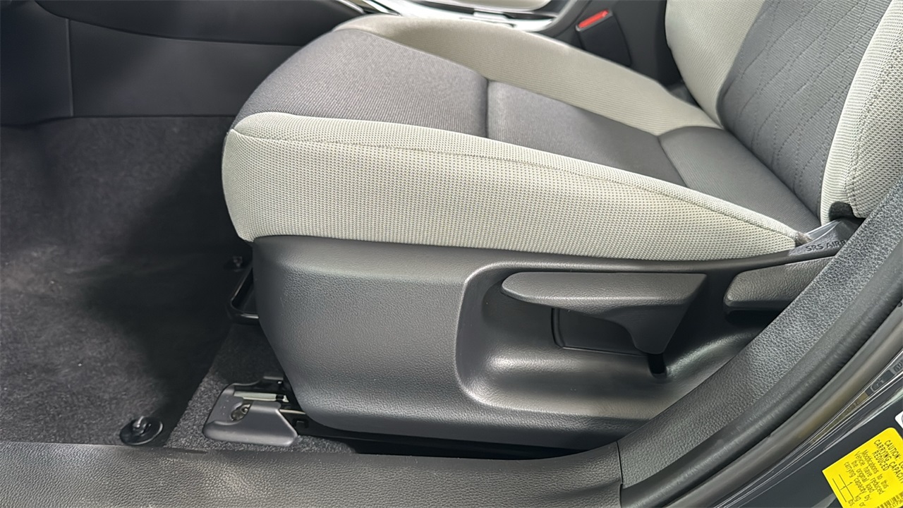 2026 Toyota Corolla LE photo 14