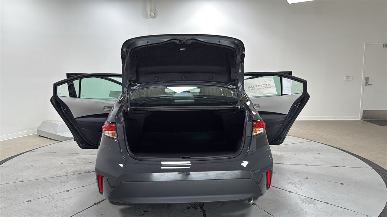 2026 Toyota Corolla LE photo 16