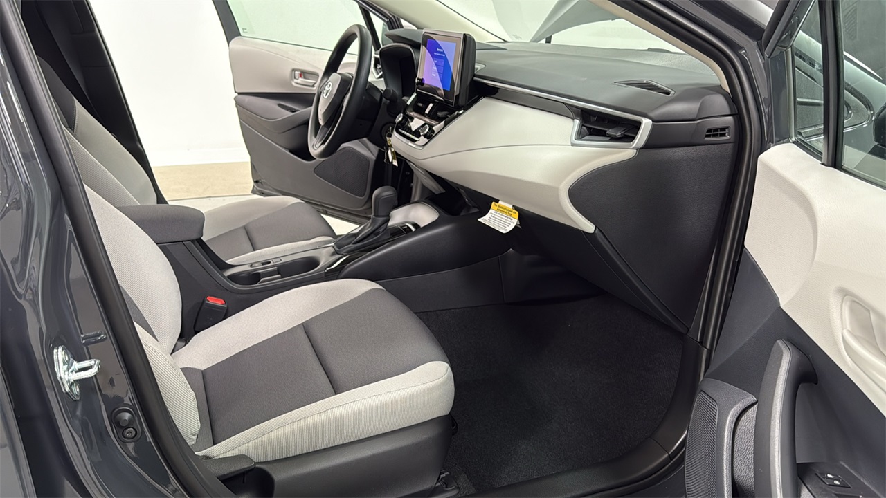 2026 Toyota Corolla LE photo 18