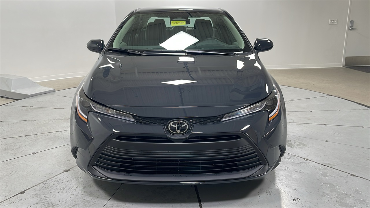 2026 Toyota Corolla LE photo 2