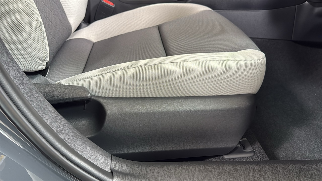 2026 Toyota Corolla LE photo 20