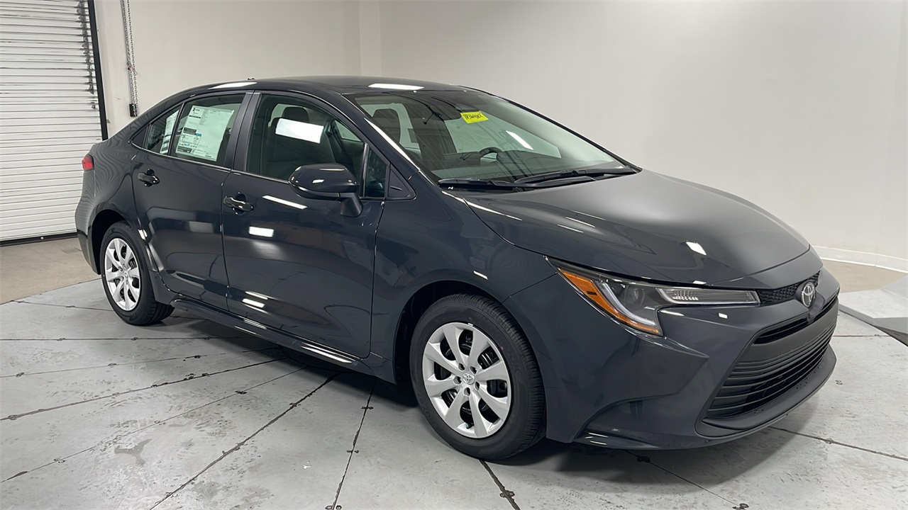 2026 Toyota Corolla LE photo 3