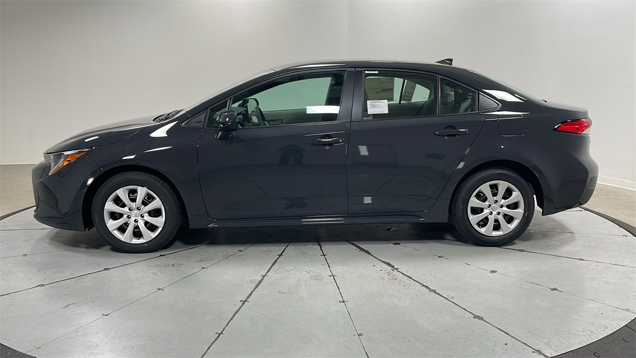 2026 Toyota Corolla LE photo 8