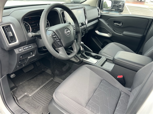 2025 Nissan Frontier SV photo 2