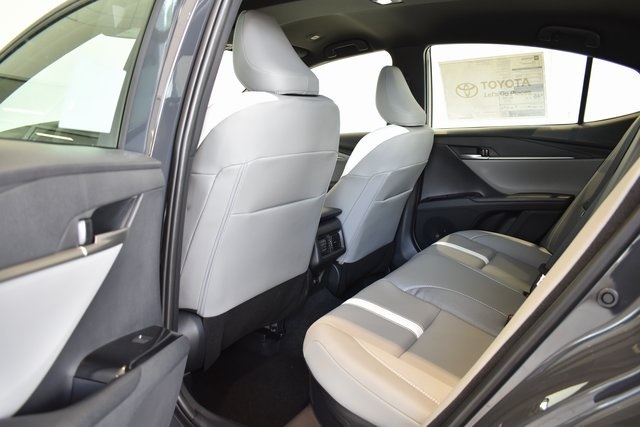 2026 Toyota Camry SE photo 4