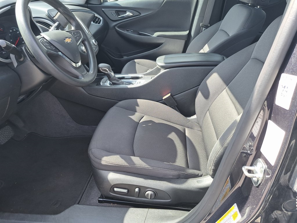 2023 Chevrolet Malibu LT Sedan 4 Dr. FWD 25
