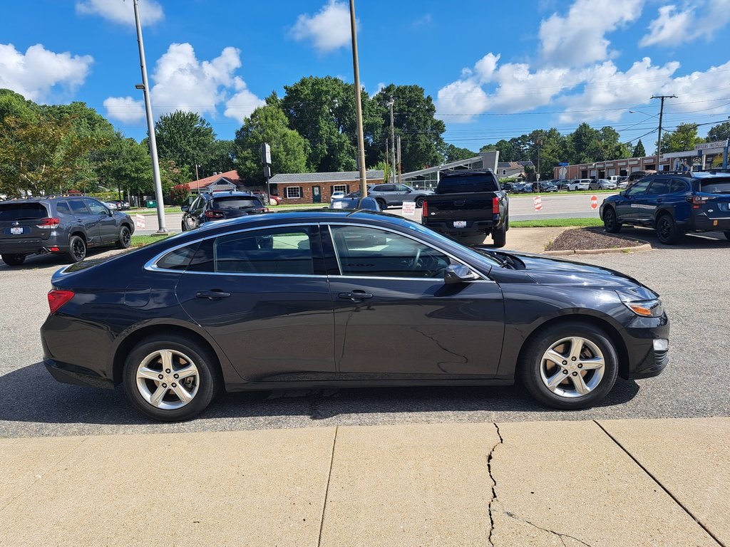 2023 Chevrolet Malibu LT Sedan 4 Dr. FWD 7