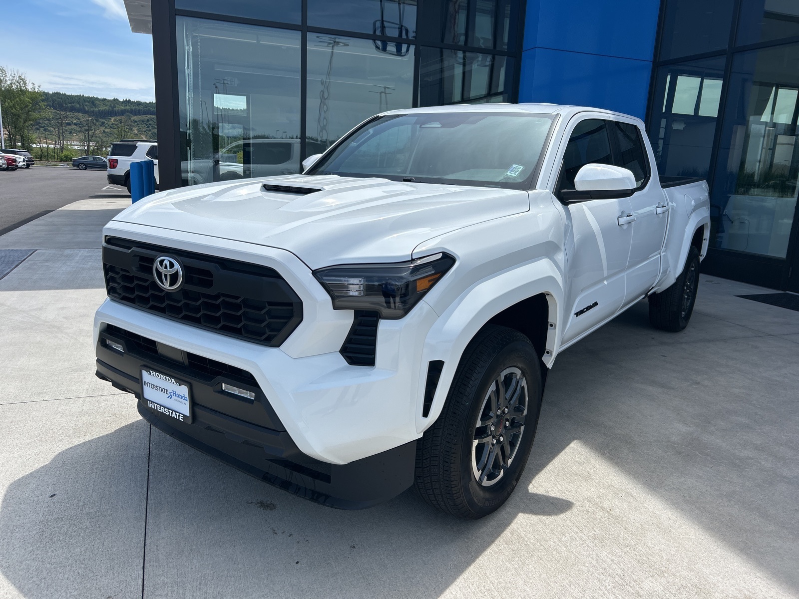 2024 Toyota Tacoma TRD Sport's photo
