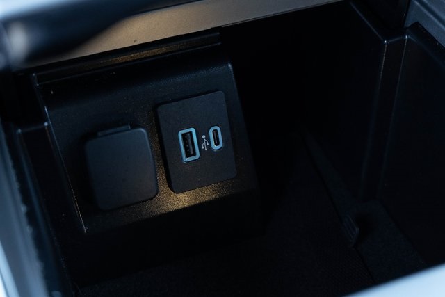 Used 2024 Ford Explorer SUV