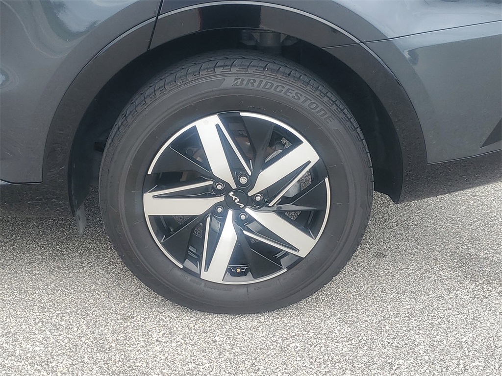 2022 Gravity Gray Kia Sorento S FWD SUV