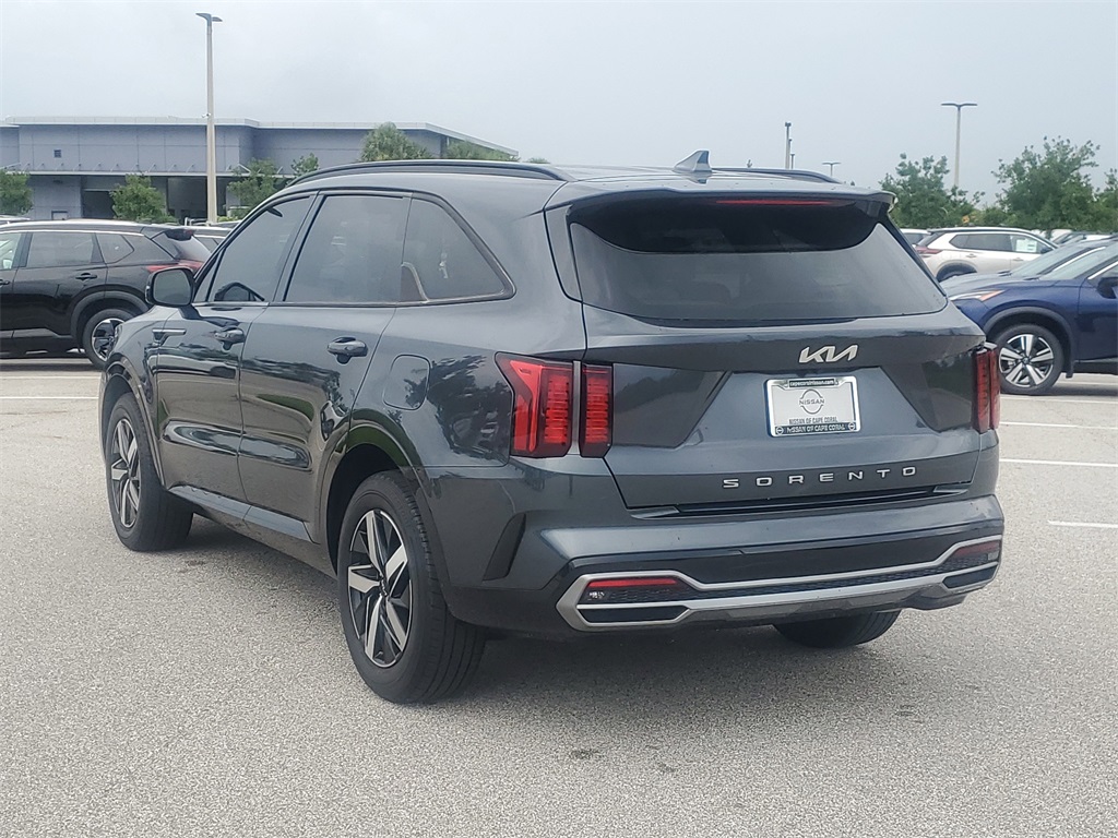 2022 Gravity Gray Kia Sorento S FWD SUV