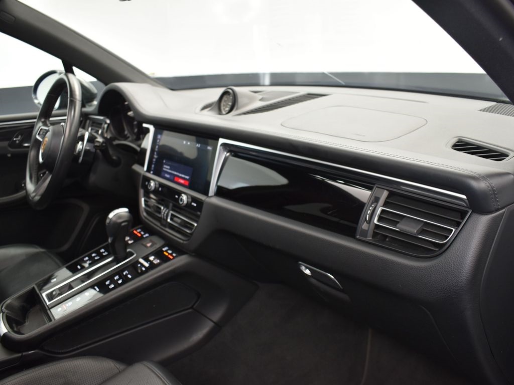 2022 Porsche Macan Base photo 23