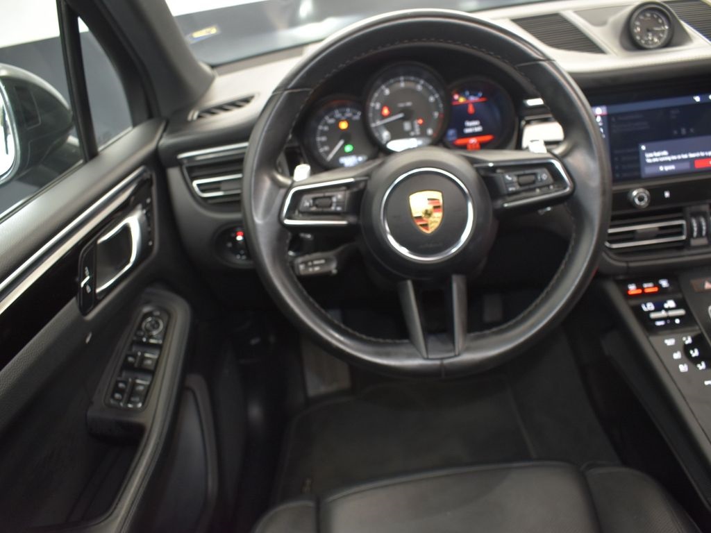 2022 Porsche Macan Base photo 28