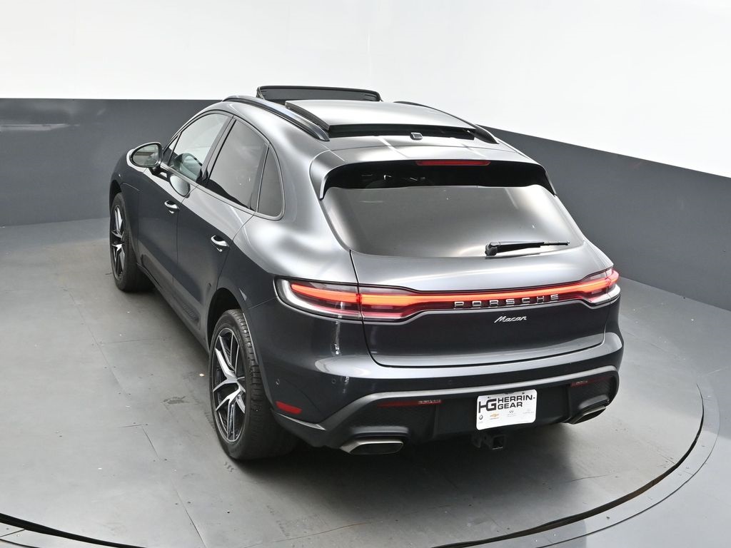2022 Porsche Macan Base photo 32