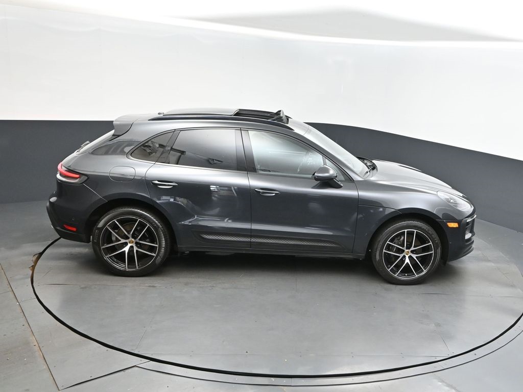 2022 Porsche Macan Base photo 34