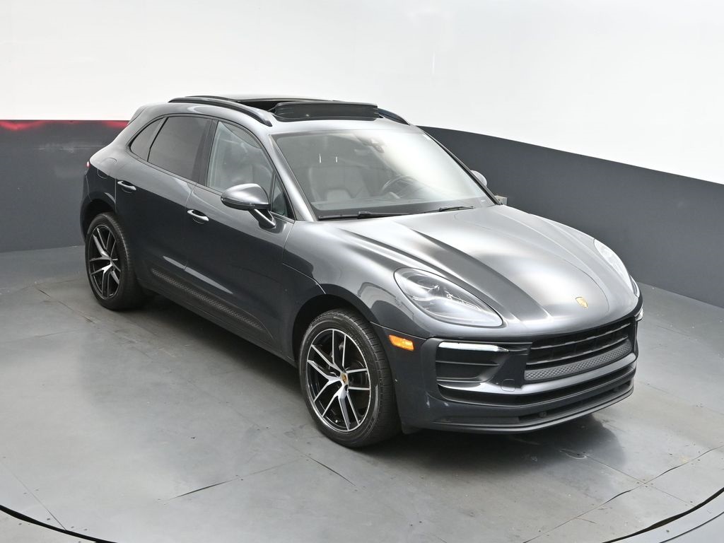 2022 Porsche Macan Base photo 35