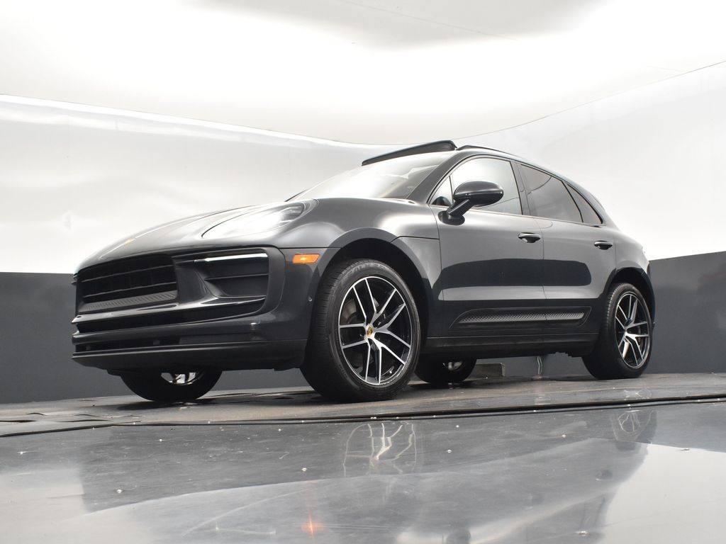 2022 Porsche Macan Base photo 37