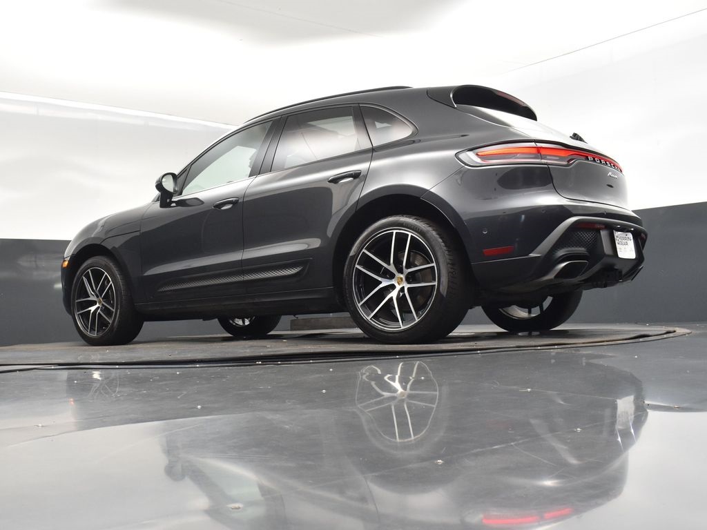 2022 Porsche Macan Base photo 39