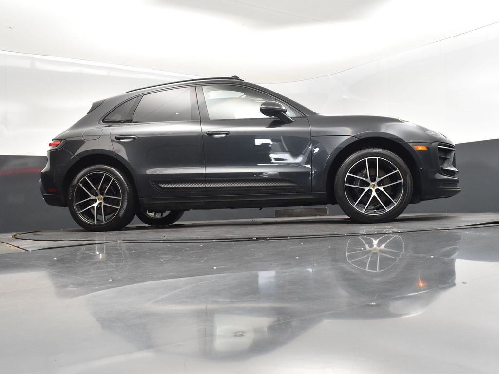 2022 Porsche Macan Base photo 41