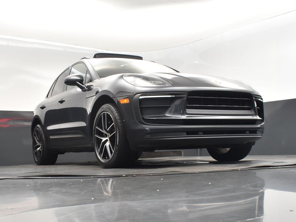 2022 Porsche Macan Base photo 42