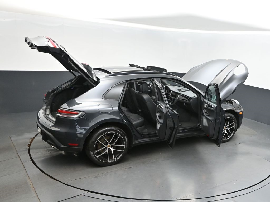 2022 Porsche Macan Base photo 47