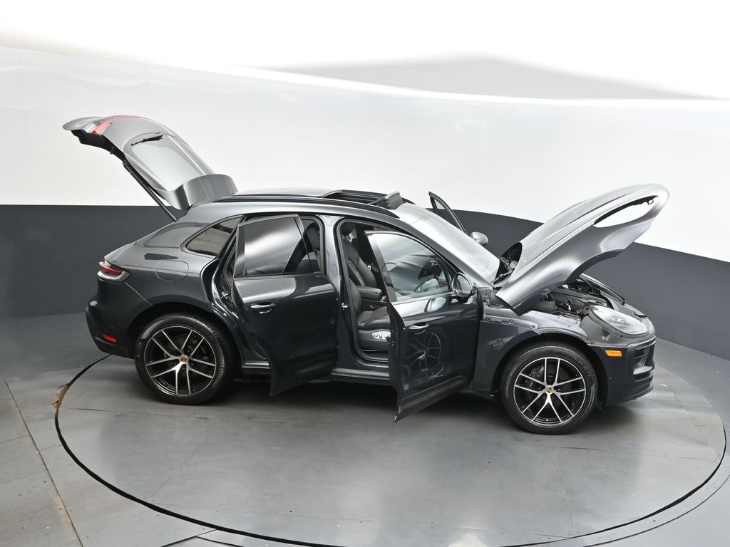 2022 Porsche Macan Base photo 48