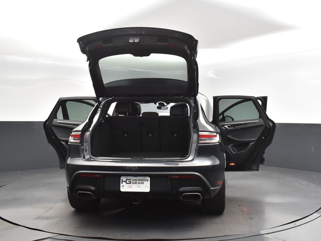 2022 Porsche Macan Base photo 49