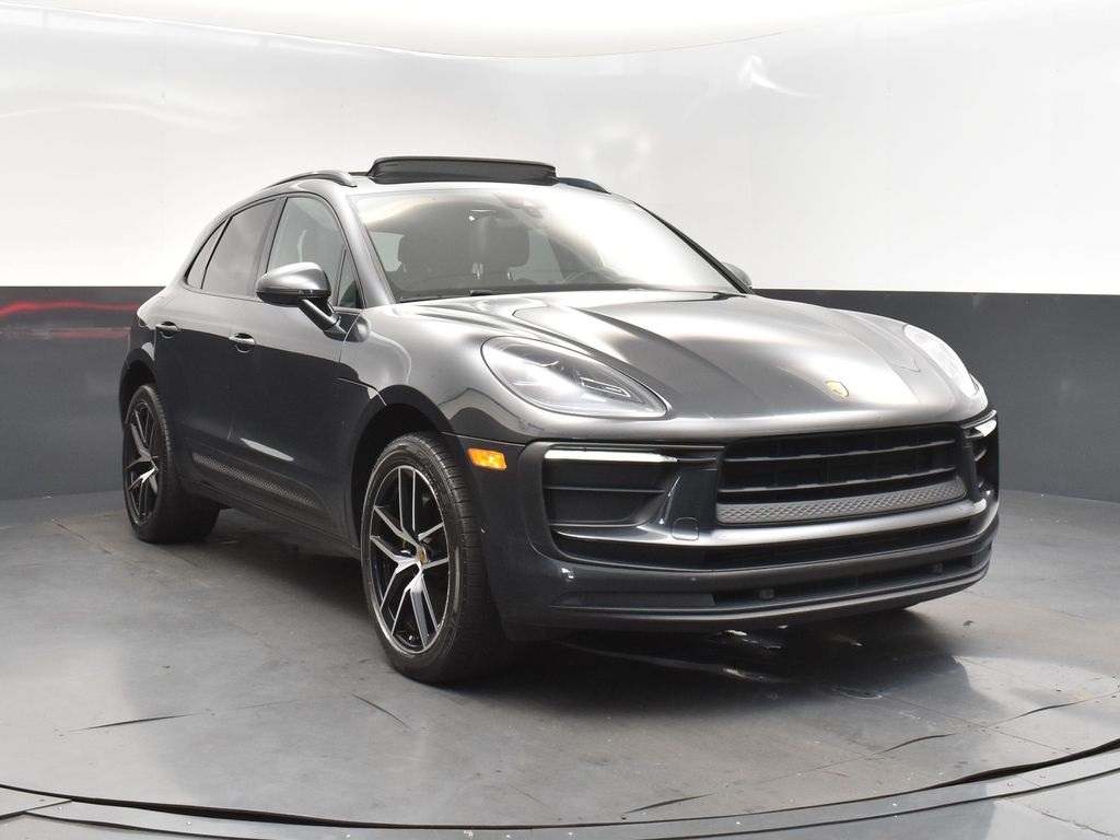 2022 Porsche Macan Base photo 9