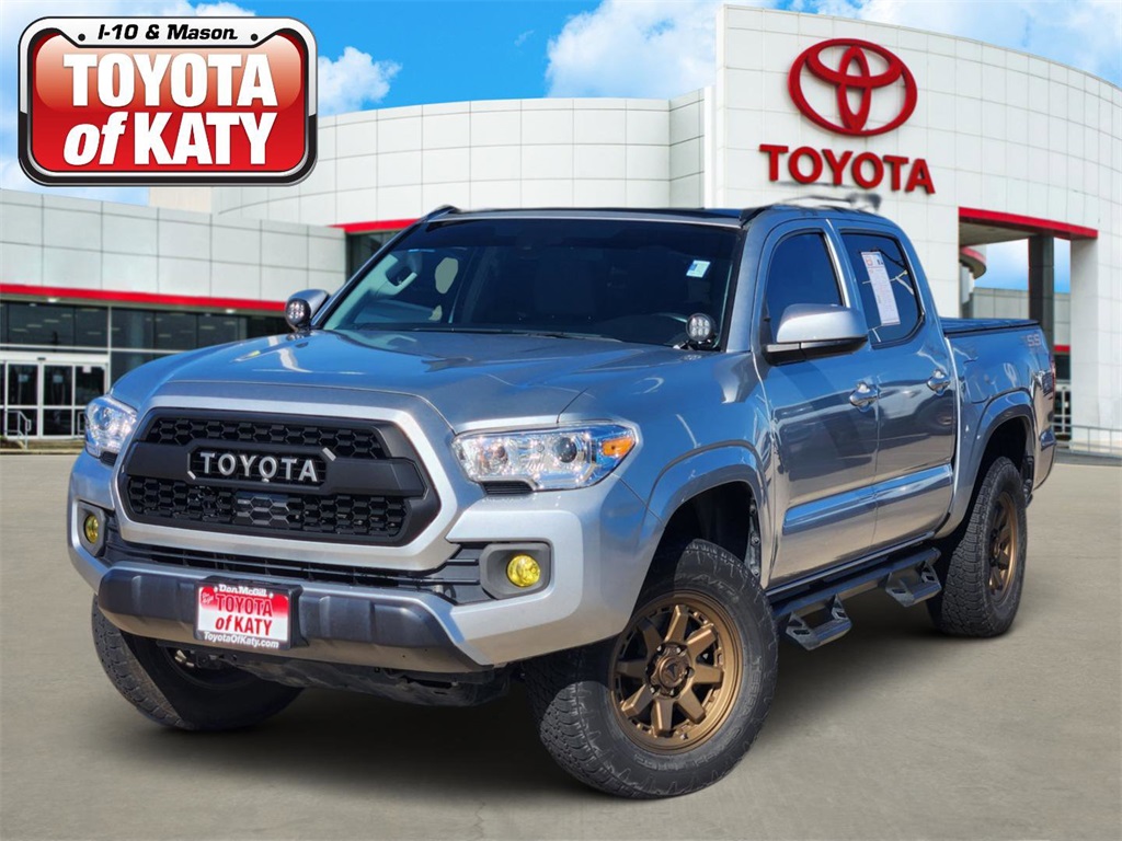 2023 Toyota Tacoma SR's photo