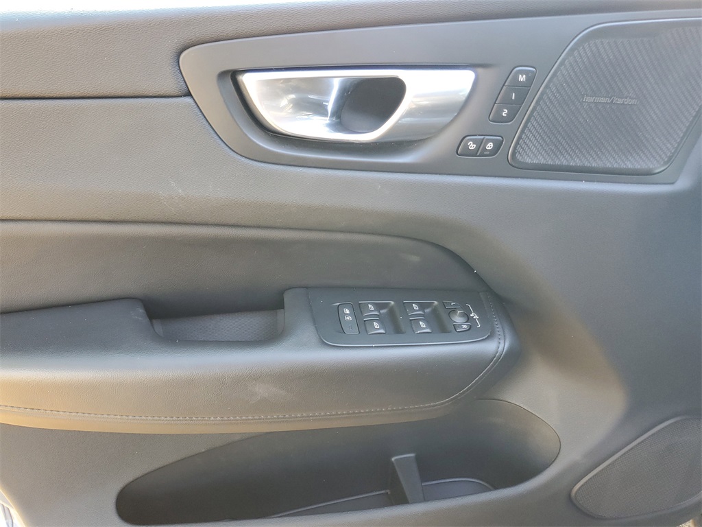 used 2023 Volvo XC60 car, priced at $30,259