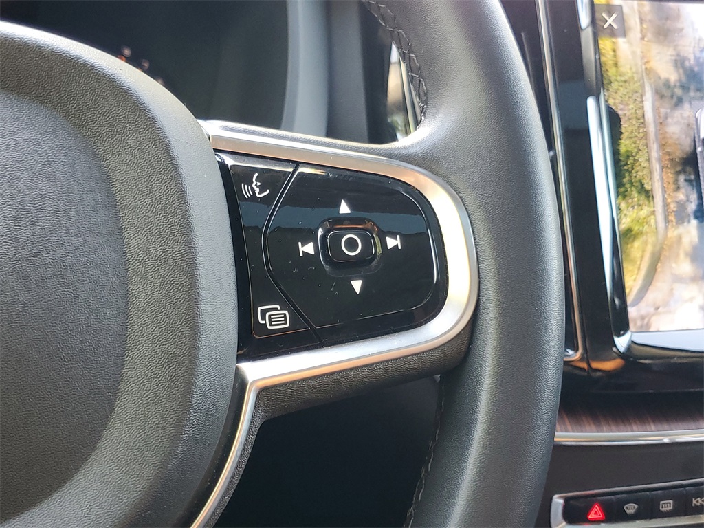 used 2023 Volvo XC60 car, priced at $30,259