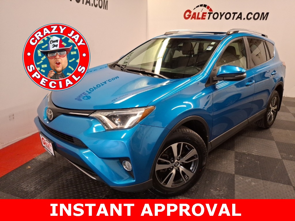 2017 Toyota RAV4 XLE's photo
