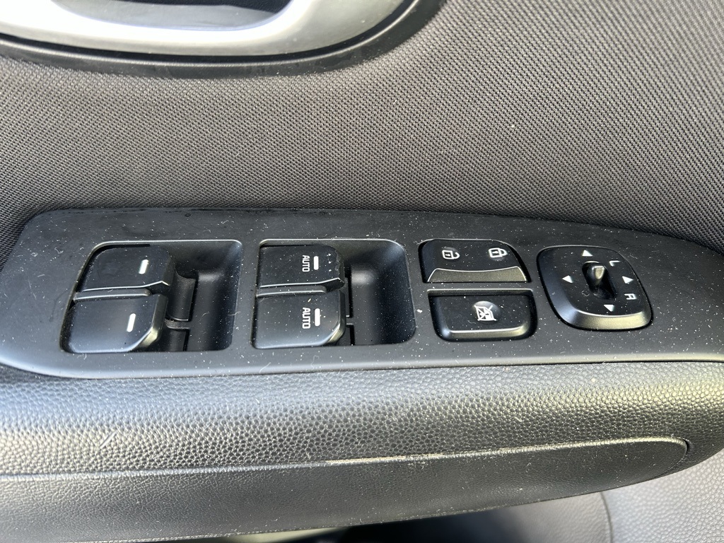 used 2015 Kia Soul car, priced at $6,000