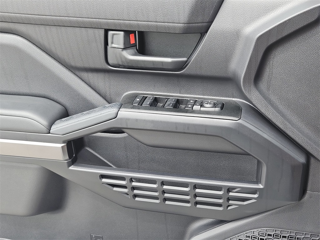2025 Toyota 4Runner SR5 photo 13
