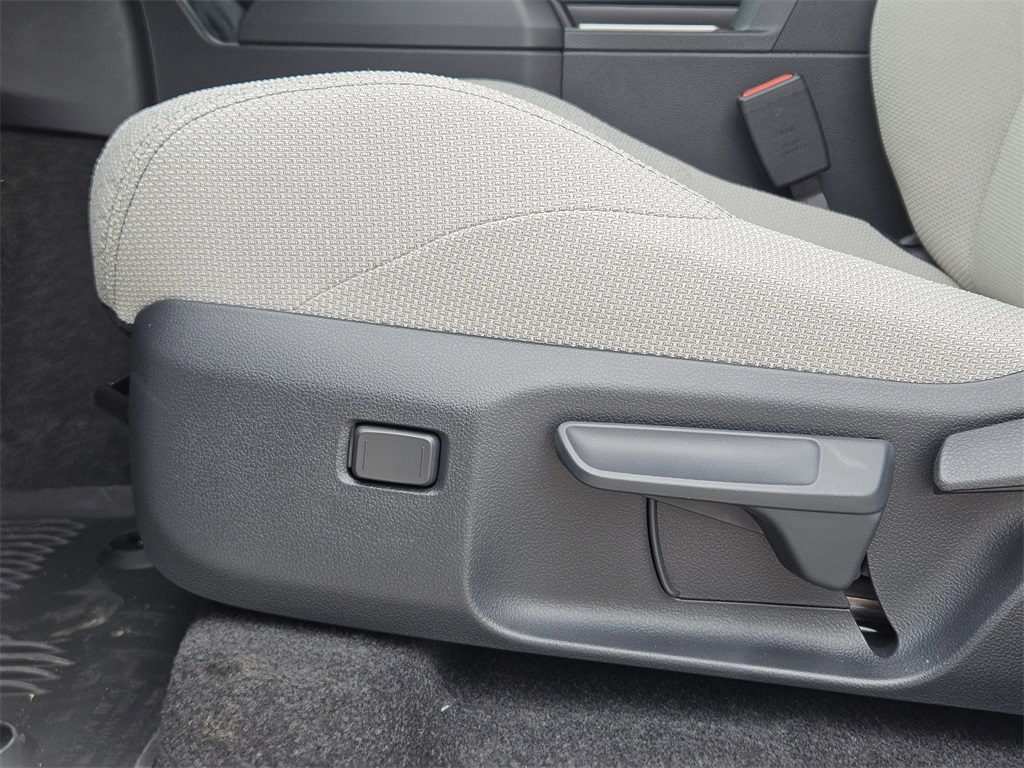 2025 Toyota 4Runner SR5 photo 14