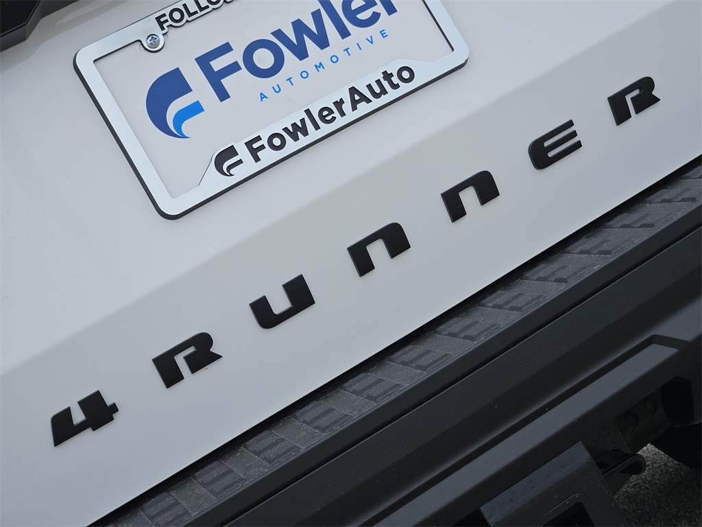 2025 Toyota 4Runner SR5 photo 5