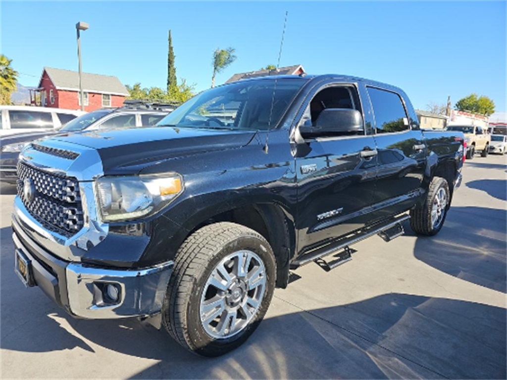 2019 Toyota Tundra SR5's photo