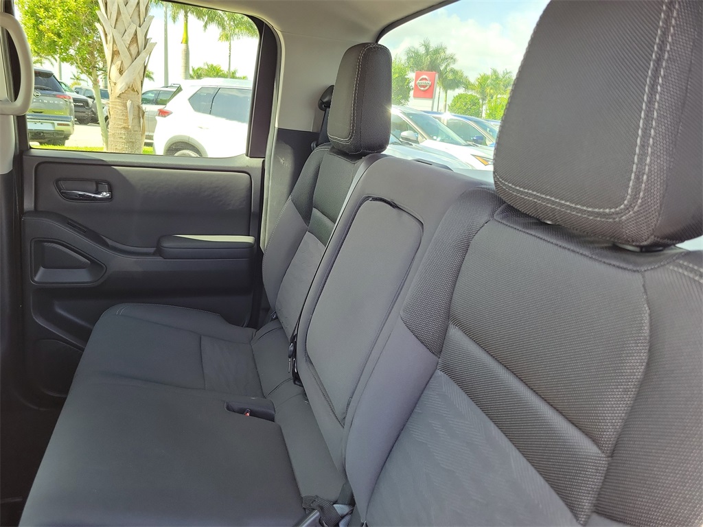 2022 Cardinal Red Tricoat Nissan Frontier SV 4X4 Truck