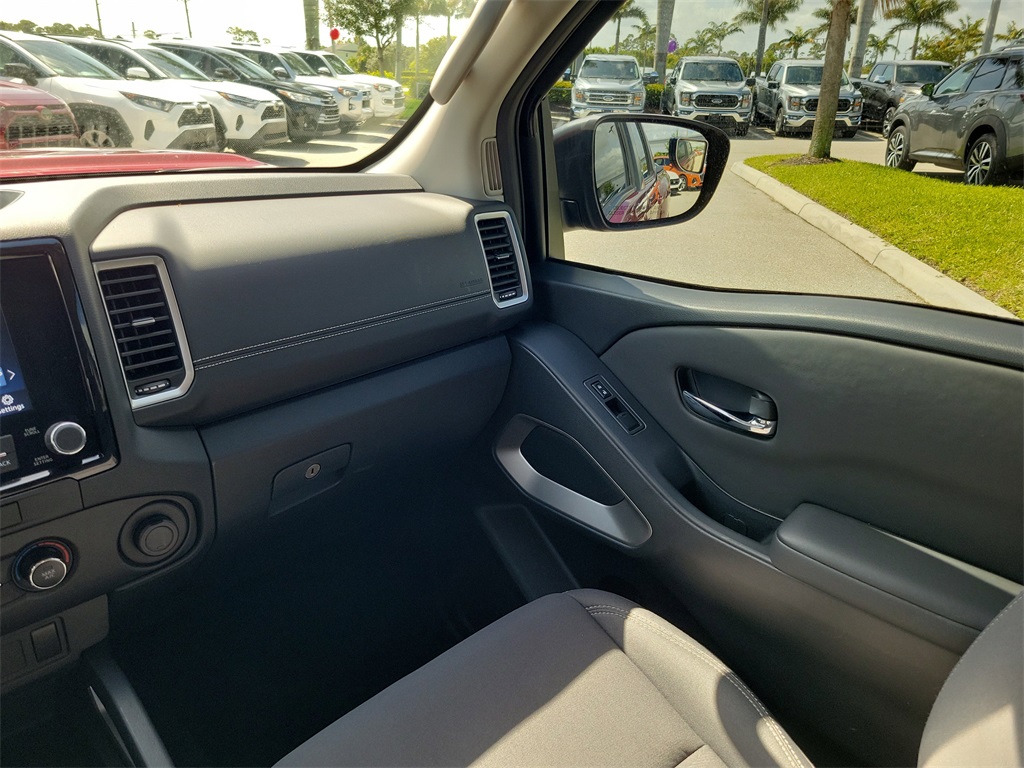 2022 Cardinal Red Tricoat Nissan Frontier SV 4X4 Truck
