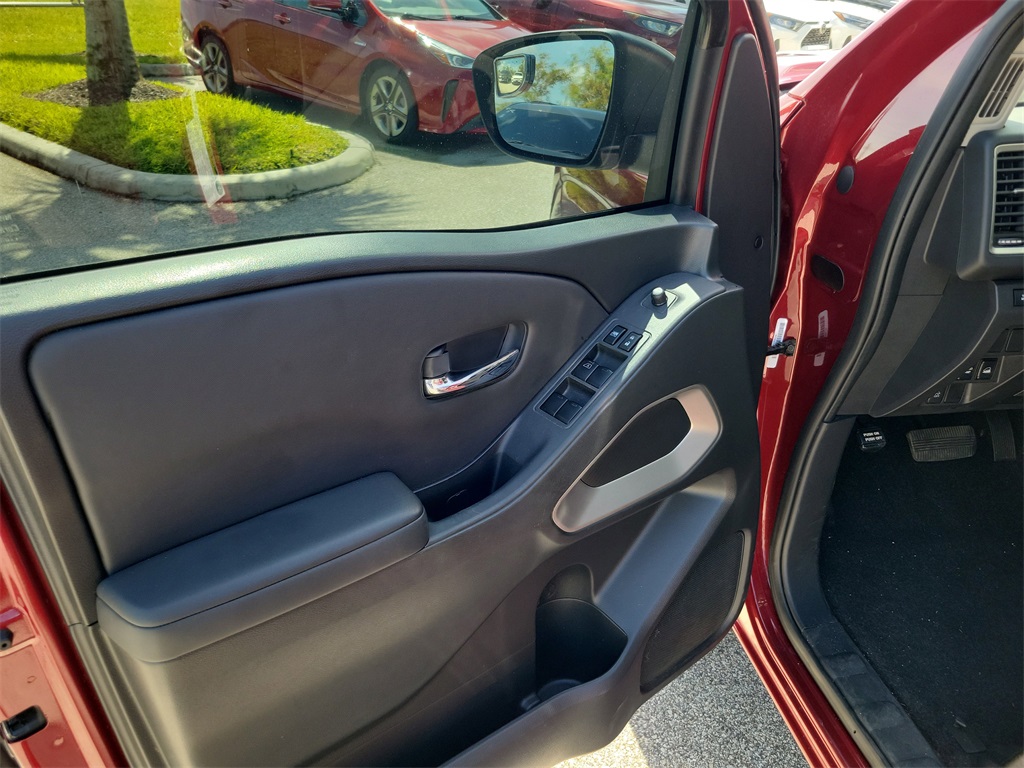 2022 Cardinal Red Tricoat Nissan Frontier SV 4X4 Truck